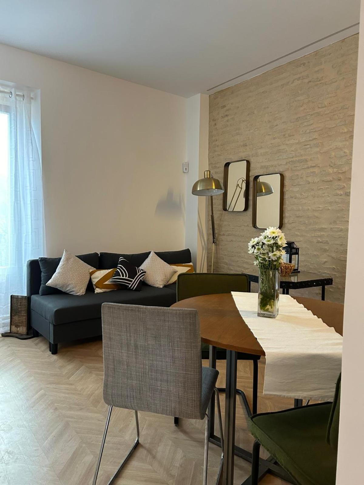 Center Apartment Fully Eqquiped Opcional Breakfast Севилья Экстерьер фото