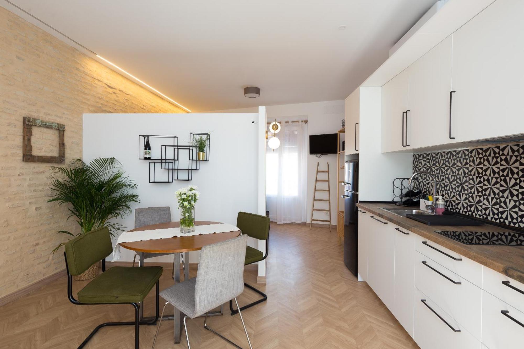 Center Apartment Fully Eqquiped Opcional Breakfast Севилья Экстерьер фото